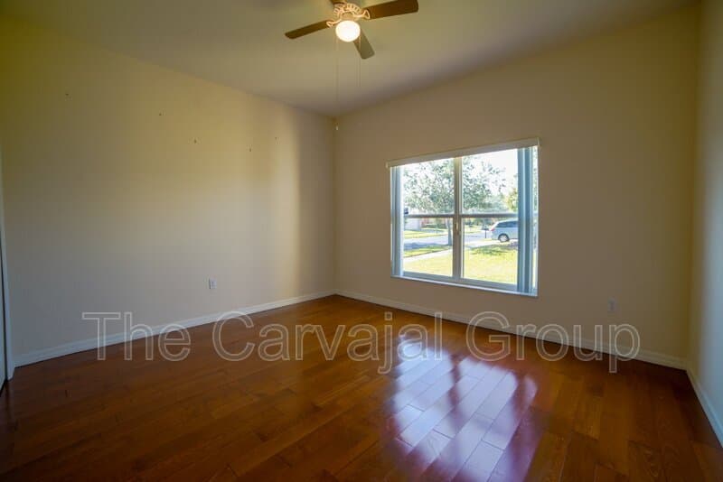 Poinciana House: 1196 Glendora Road North