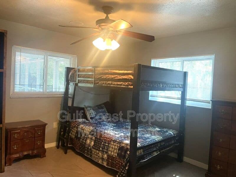 Sarasota House: 3737 Kingswood Dr