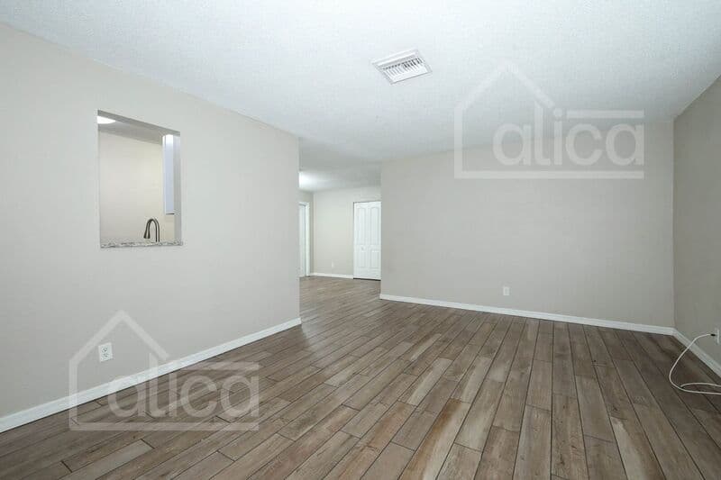 Orlando House: 4746 Cepeda St