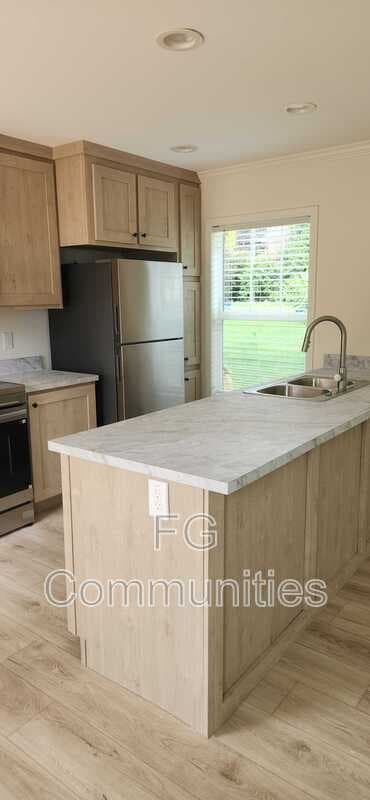 Taylorsville House: 9 Fridays Cir