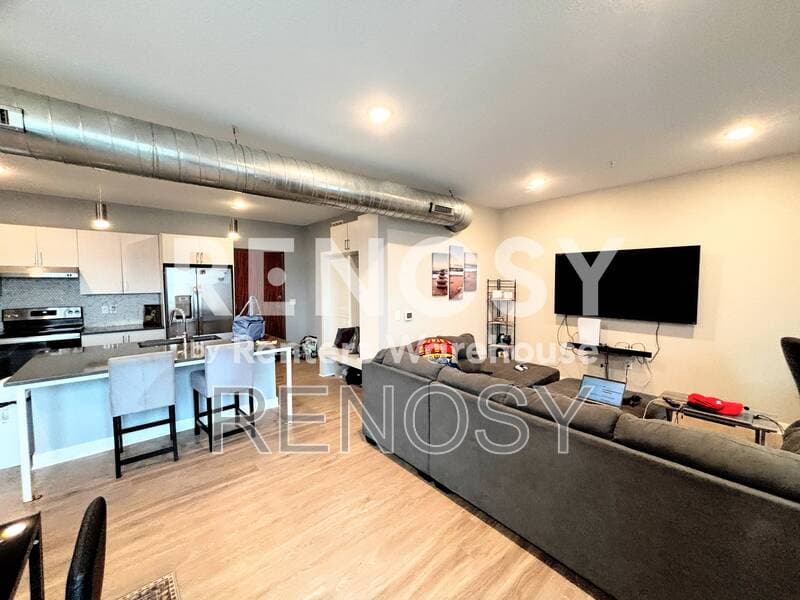 Des Moines Condo: 400 SW 7th St