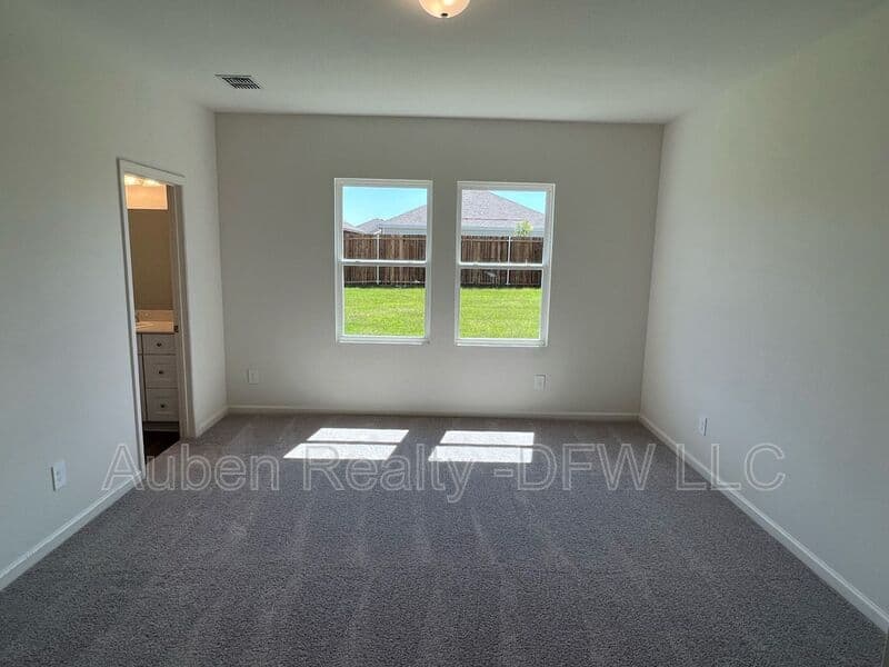 Lavon House: 752 Richmond Drive