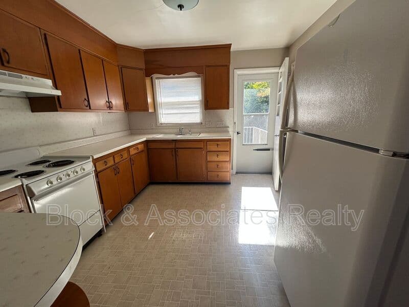 Kernersville Condo: 834 Graves St.