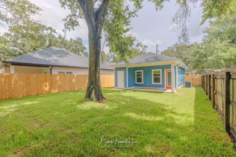 Pensacola House: 8391 Kipling St