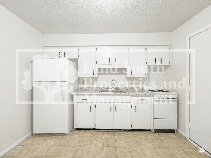 Lakeland House: 620 N. Lake Avenue