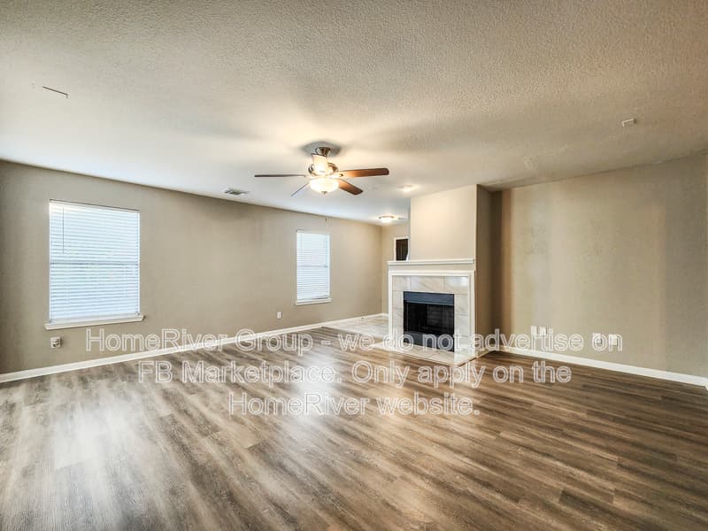 Baytown House: 10606 Gold Finch Rd