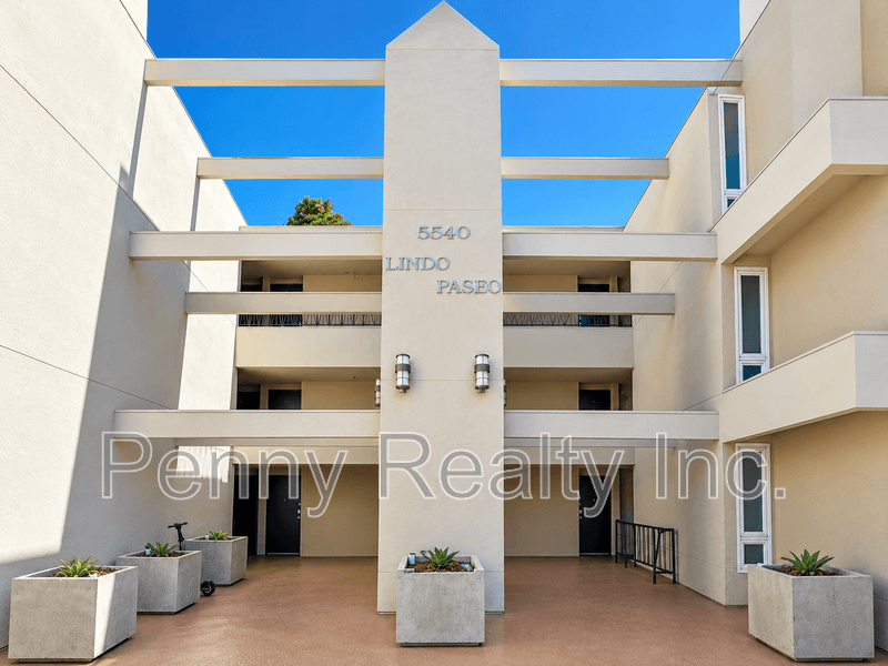 San Diego Condo: 5540 Lindo Paseo