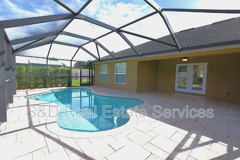 Lakeland House: 5029 1st St. SE