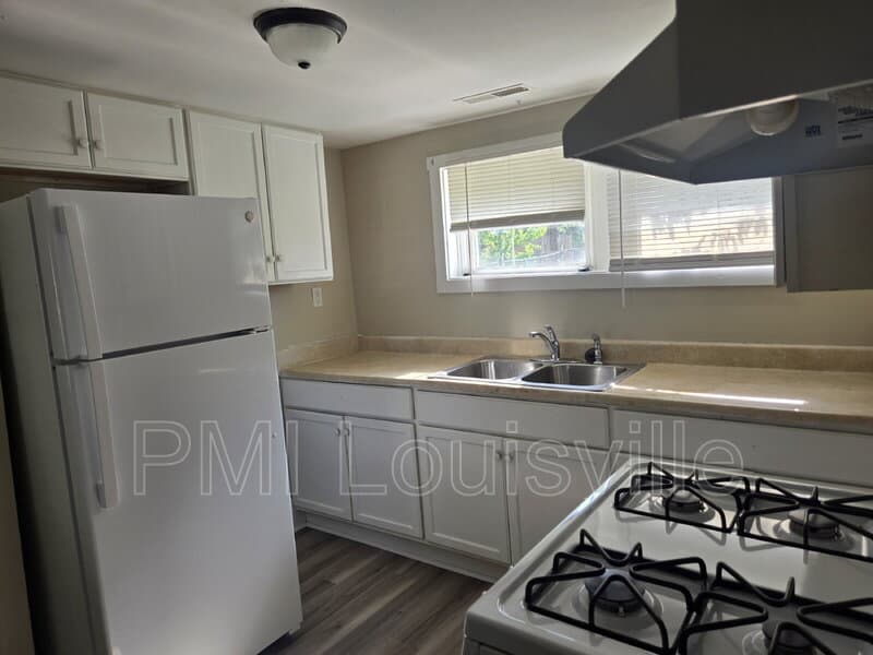 Louisville House: 451 N 25th St MK