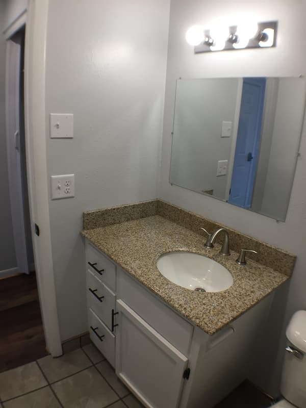Pella Condo: 1010 Washington Street - 109