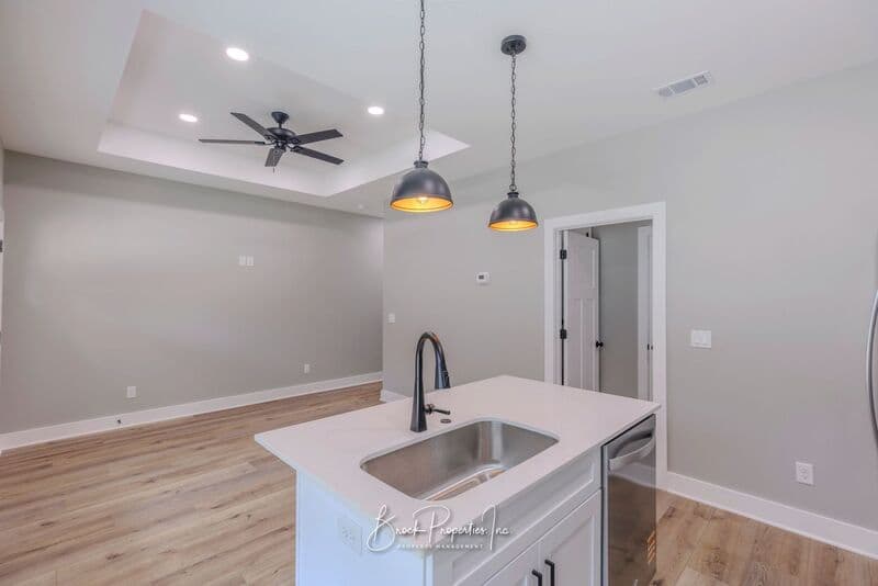 Pensacola House: 8391 Kipling St
