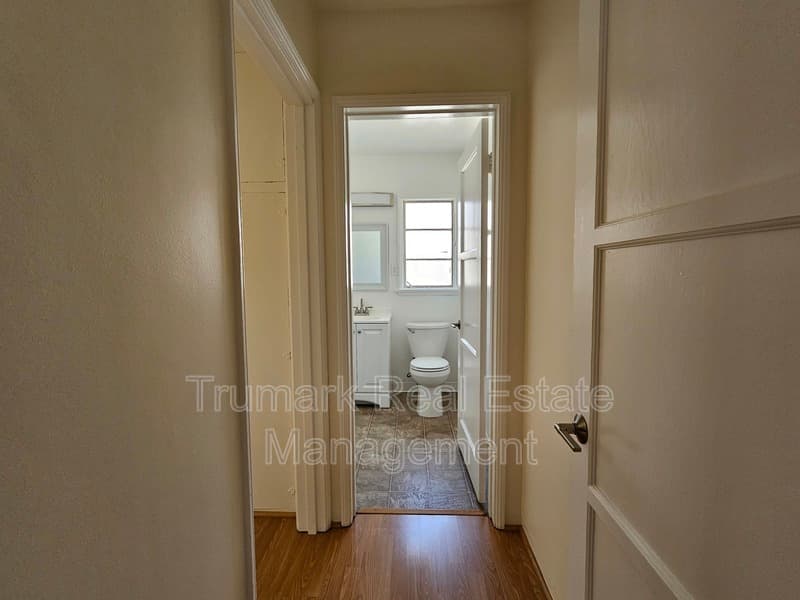 Glendale Condo: 623 W Stocker St