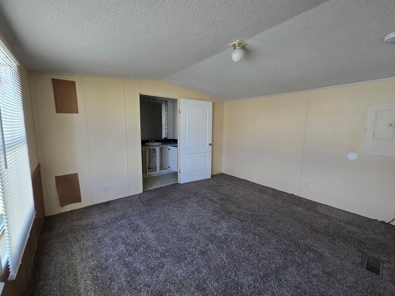 Fayetteville House: 2412 Cattail Cir