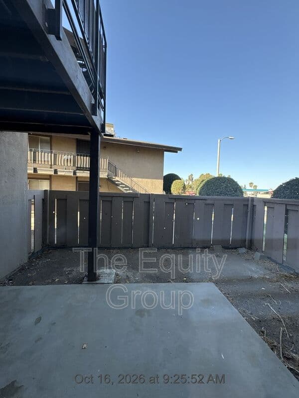 Visalia House: 3515 W Campus Ave -1
