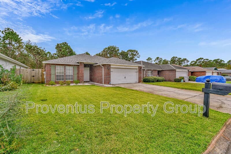 Navarre House: 2058 Catline Circle