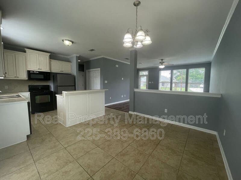 Gonzales House: 1021 N. Janice Ave.