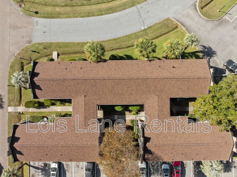 Charleston Condo: 874 Colony Drive, #B16