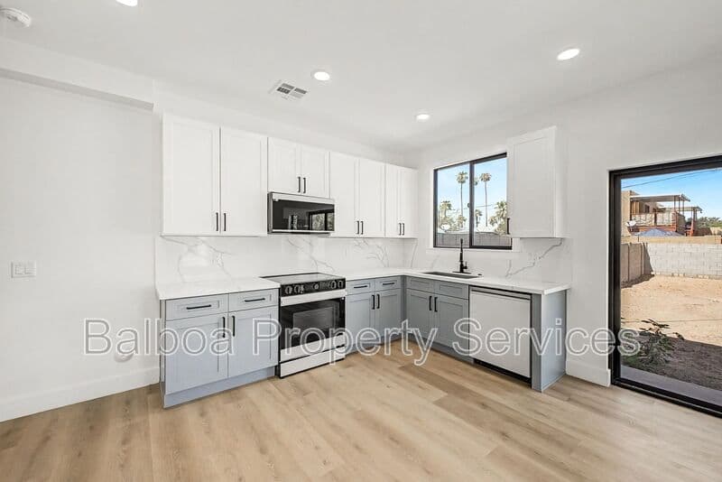 Phoenix Condo: 920 E Pasadena Ave