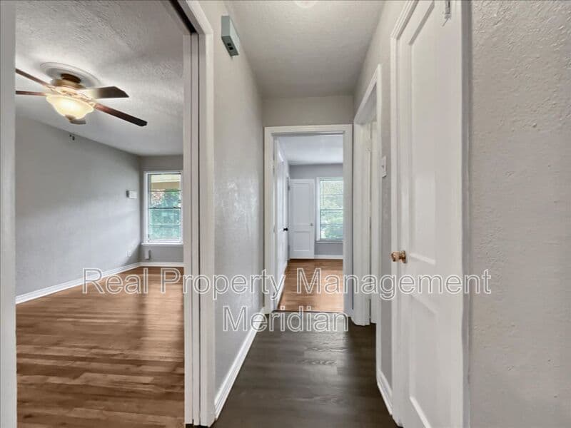 Forth Worth House: 4929 Donnelly Ave