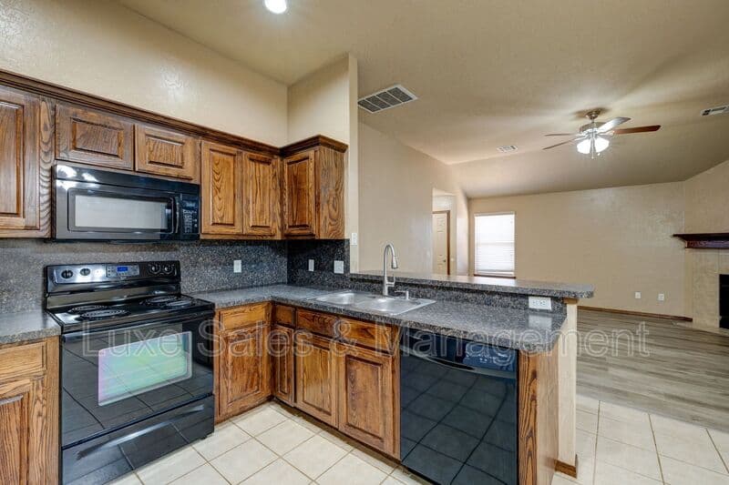 Yukon House: 3517 Galatian Way