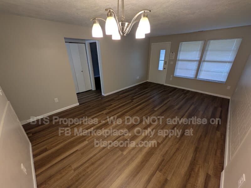 Peoria House: 3426 W Dorchester Ridge