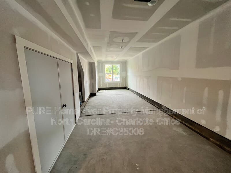 Charlotte House: 611 W Tremont Ave