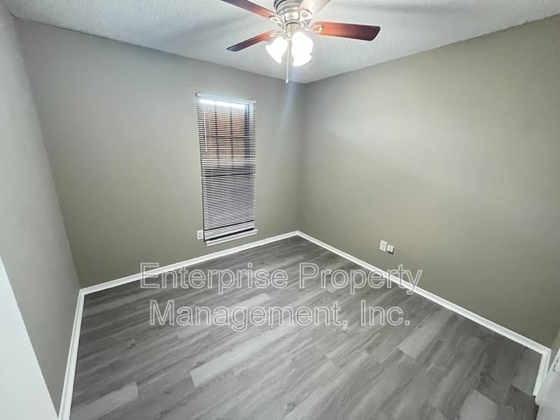 Memphis House: 3898 Votive Dr
