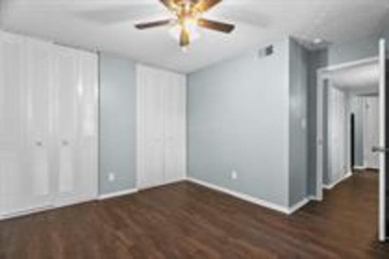 Lee's Summit Condo: 5 NW O'Brien Rd - 16
