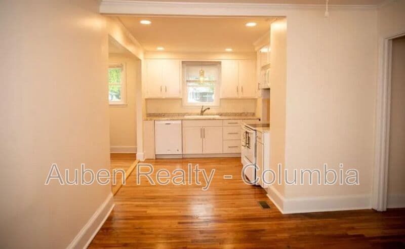 Columbia House: 1420 S Kilbourne Rd