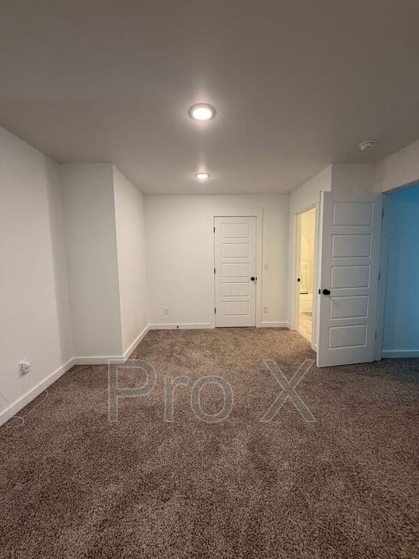 Bentonville House: 1050 Ventnor Ave