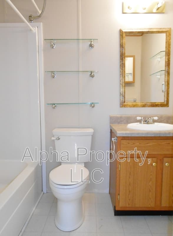 Spartanburg House: 1301 Carolina Country Club Road