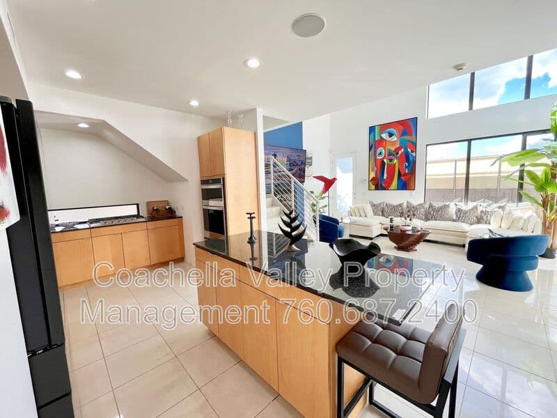 Palm Springs House: 353 Cheryl Dr