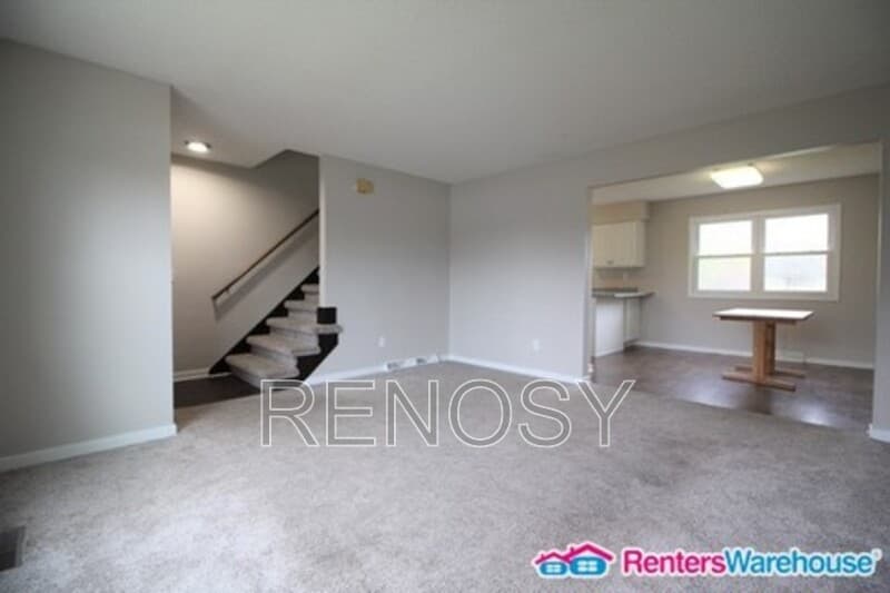 Des Moines House: 4924 Madison Ave