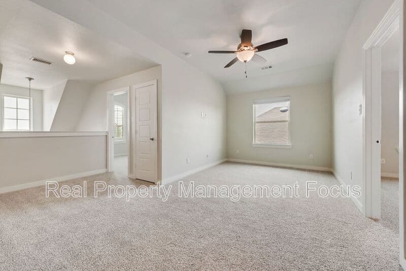 Little Elm House: 1617 Spoonbill Dr