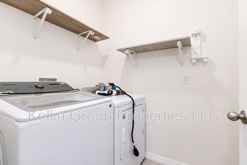 Haines City House: 972 Serchio St