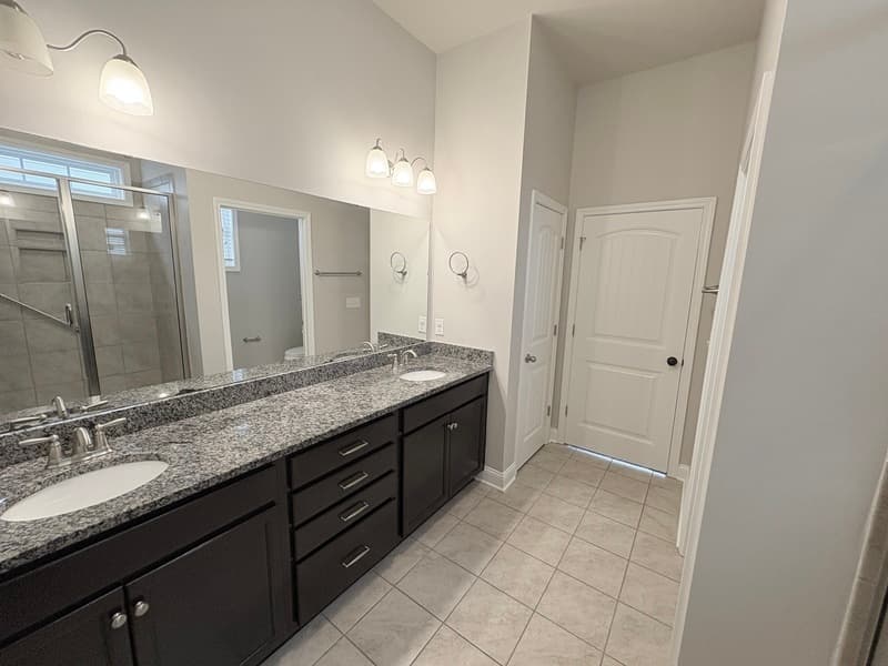 Blythewood House: 676 Scarlet Baby Dr