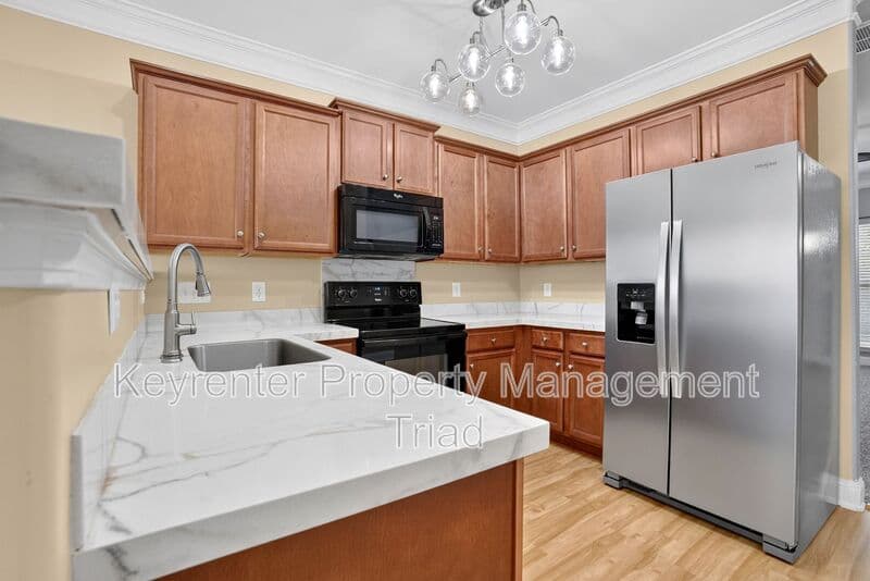 High Point House: 3779 Shadow Ridge Drive