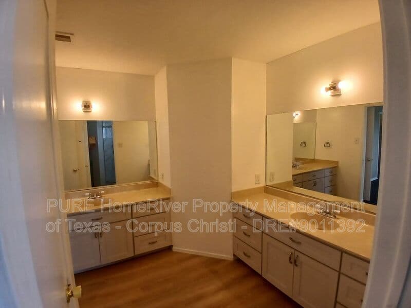 Corpus Christi Townhome: 4401 River Valley Dr