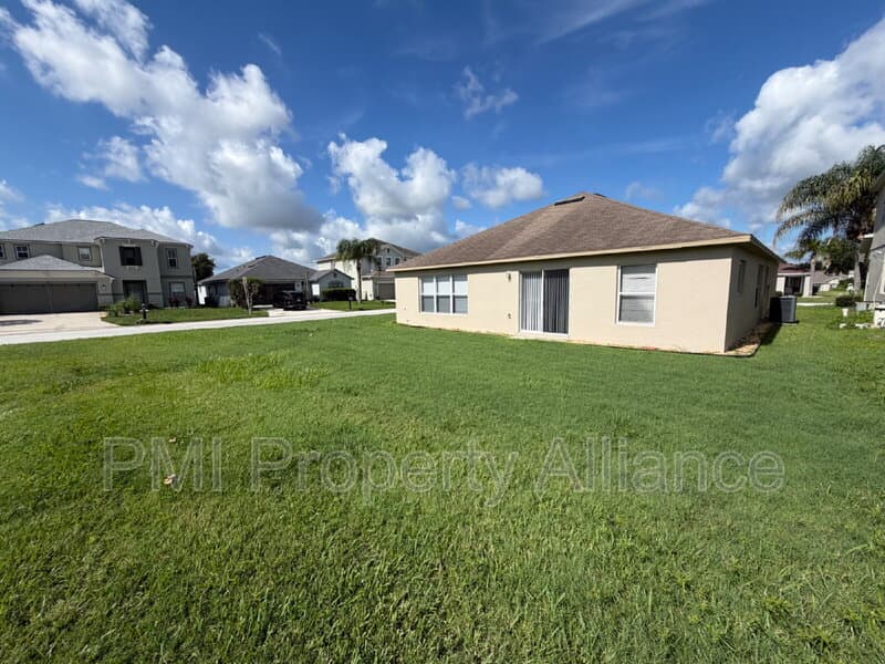 Davenport House: 1153 Elderberry Dr