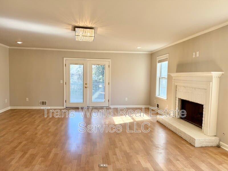 Duluth House: 3354 Roundfield Circle