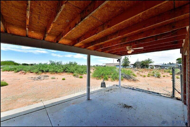 El Paso House: 14101 Koshare Ct
