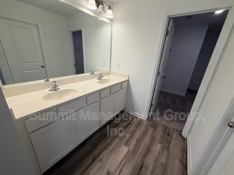 Conyers House: 2305 Hedgeview Road