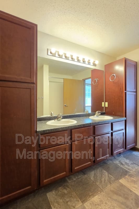 Moorhead Condo: 317 16th Street South - 5