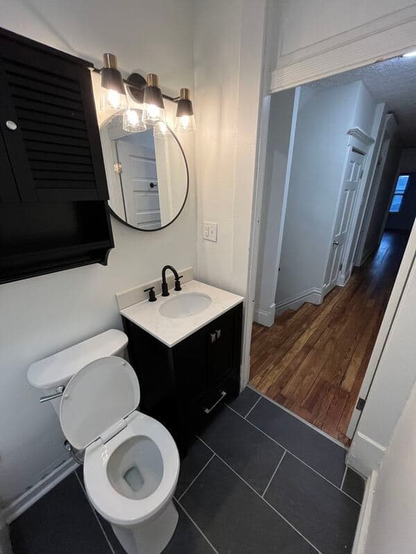 Columbus Townhome: 88 Hawkes Avenue