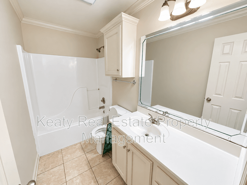 Lafayette House: 507 Lodge Drive