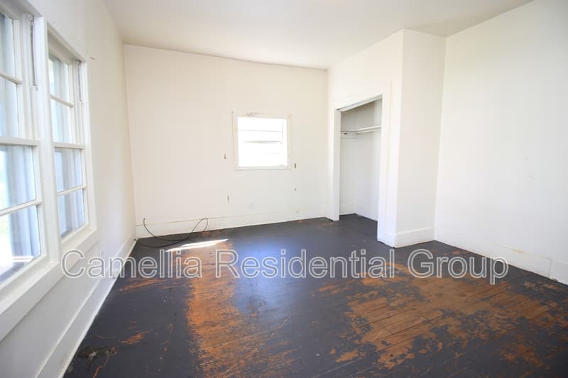 Birmingham House: 1321 2nd Avenue West