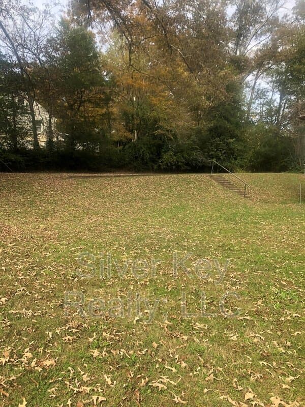 Athens Condo: 505 Guille Street