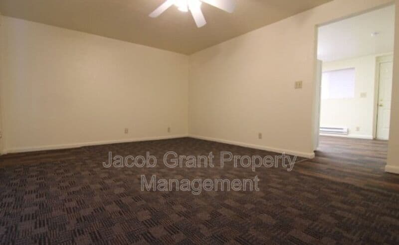 Pocatello House: 1380 E Poplar