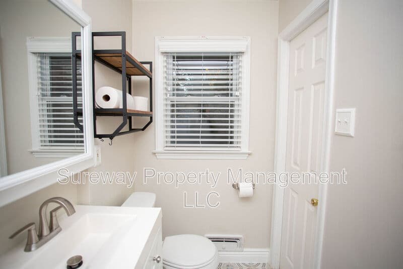 Cherry Hill House: 126 Sharrowvale Rd