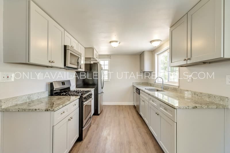 American Fork House: 411 W Main St